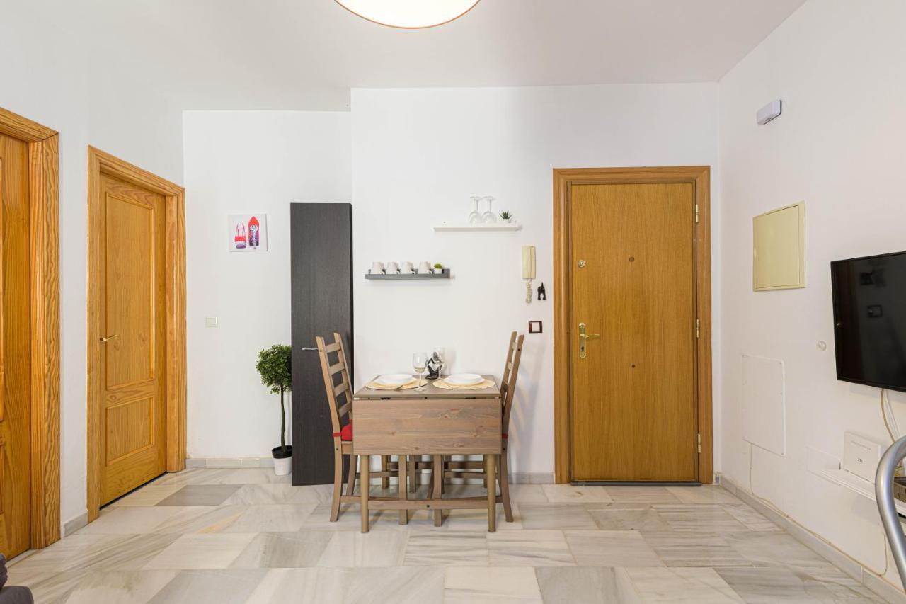 Wintowinrentals Coqueto Apartamento En El Centro De Malaga Bagian luar foto