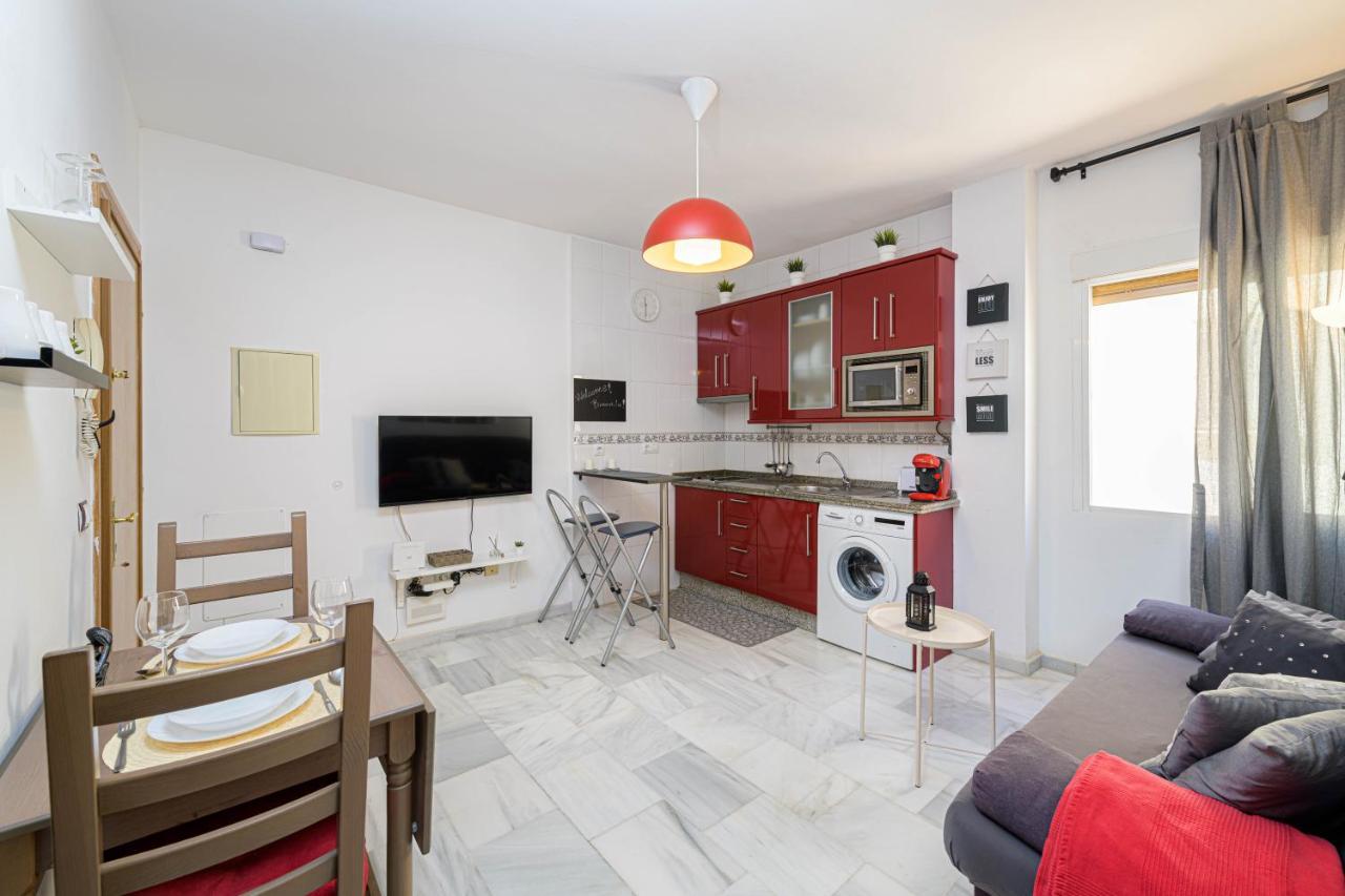 Wintowinrentals Coqueto Apartamento En El Centro De Malaga Bagian luar foto