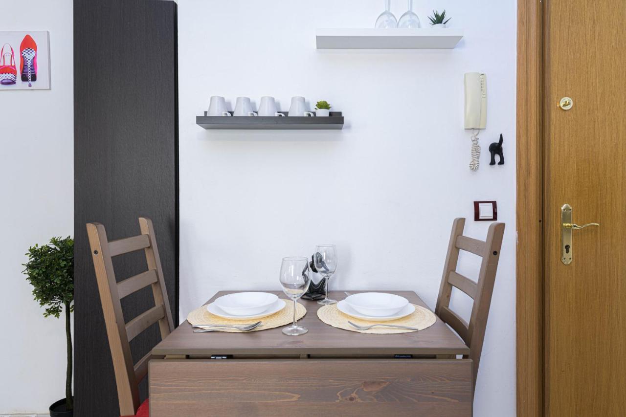 Wintowinrentals Coqueto Apartamento En El Centro De Malaga Bagian luar foto
