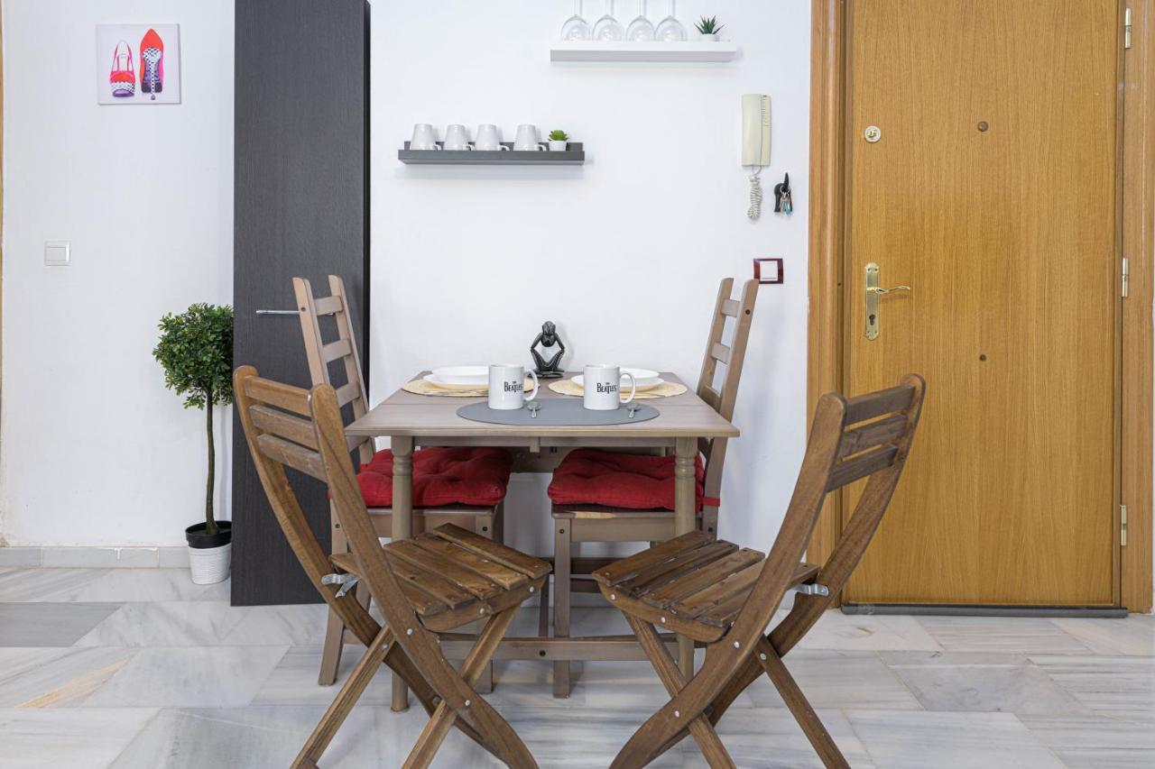Wintowinrentals Coqueto Apartamento En El Centro De Malaga Bagian luar foto